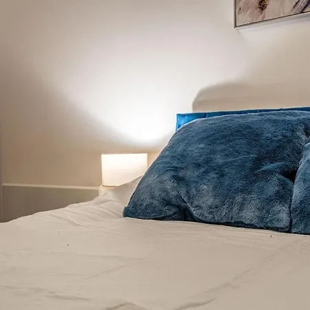 Modern 2-bed, 2-bath With Views * Leeds (West Yorkshire)